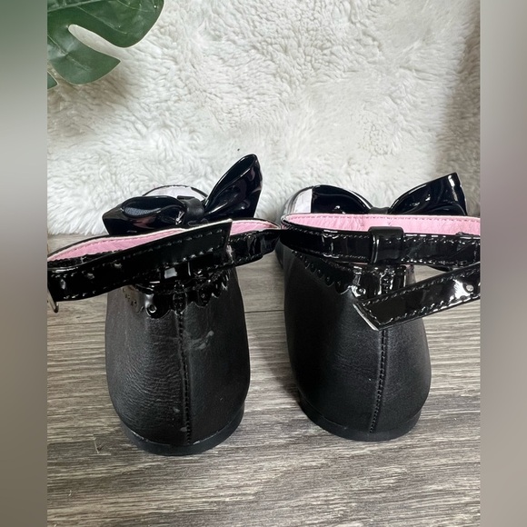 Demonia star-27 ankle strap flat with studded bow and scalloped detail. Size 5 - Picture 8 of 11